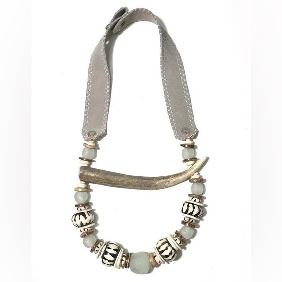 NIB: Oakley Necklace | Twine&Twig - Picture 1 of 2